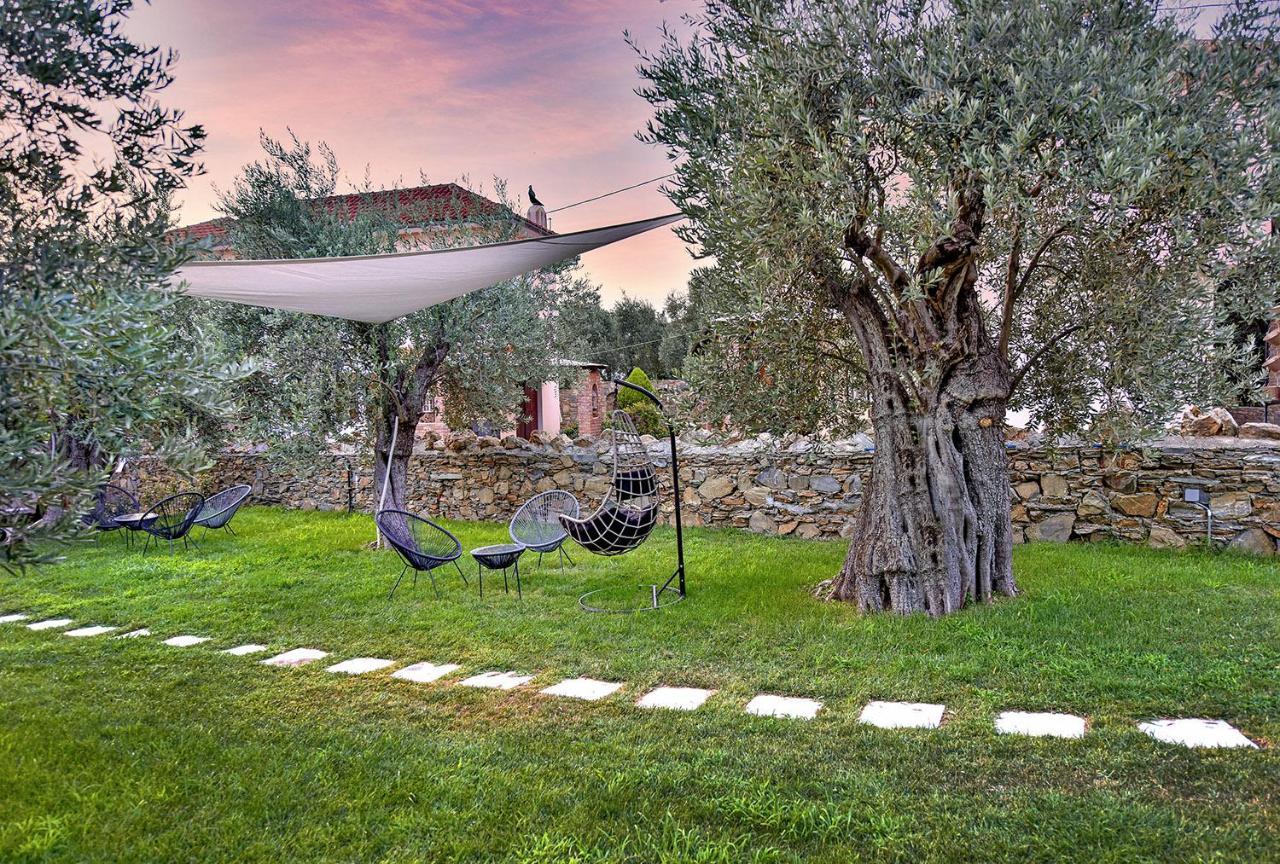 Symmetron Suites Kalamos  Bagian luar foto