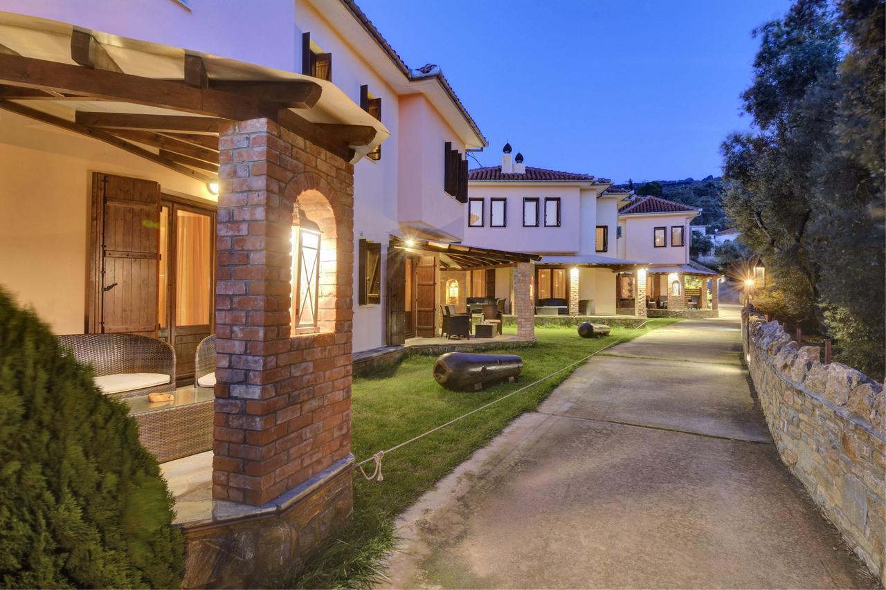 Symmetron Suites Kalamos  Bagian luar foto